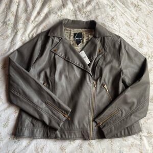 Lane bryant green faux leather jacket in great condition never worn size 16